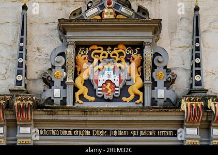 Portaldetails mit dem Wappen der Stadt im Rathaus Muenden, Weser Renaissance, Hann. Muenden oder Hannoversch Muenden, Niedersachsen, Deutschland Stockfoto