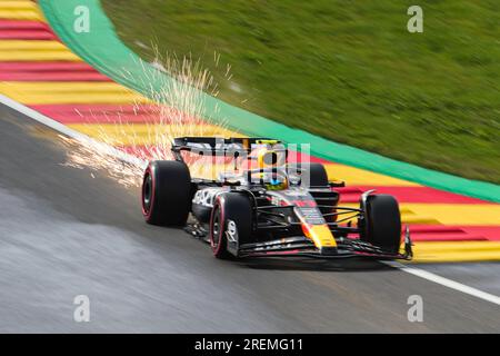 Stavelot, Stavelot. 28. Juli 2023. Der mexikanische Fahrer von Red Bull Sergio Perez nimmt am 28. Juli 2023 am Grand Prix 2023 in der Formel 1 Belgiens auf dem Circuit of Spa-Francorchamps in Stavelot, Belgien, Teil. Kredit: Zheng Huansong/Xinhua/Alamy Live News Stockfoto