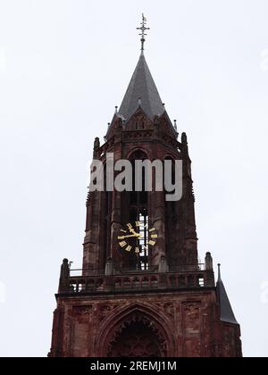 Sint-Janskerk (St. Jan's Kirche), bekannt für seinen roten Turm in Maastricht, Niederlande Stockfoto