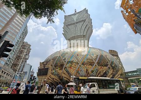 MACAU, CHINA - 26. JULI 2023 - The Casino Lisboa in Macau, China, 26. Juli 2023. Stockfoto
