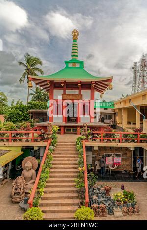 07 26 2007 Vintage Nipponzan Myohoji Ein japanischer buddhistischer Tempel in Puri , Odisha Orissa.Indien Asien. Stockfoto