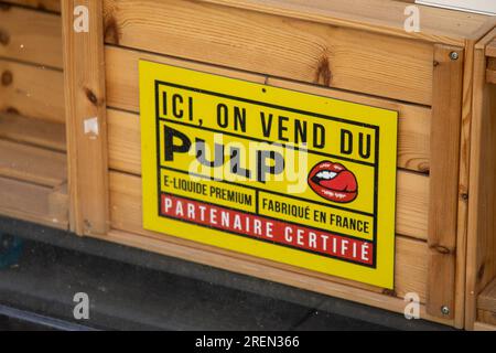 Bordeaux , Frankreich - 07 25 2023 : Markenzeichen und Markentext E-Liquid für E-Zigaretten in verschiedenen Aromen Klassiker Tabakgeschmacksgetränkekette Stockfoto