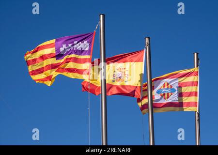 Flaggen der Menschen, der Gemeinde und des Landes, Inka, Mallorca, Balearen, Spanien Stockfoto