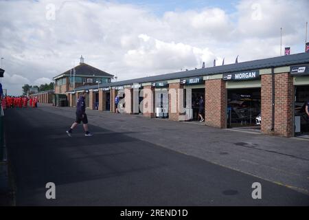 Dalton on Tees, 29. Juli 2023. Die Boxengasse am Croft Circuit vor Beginn des Meetings. Kredit: Colin Edwards/Alamy Live News Stockfoto