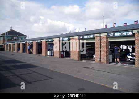 Dalton on Tees, 29. Juli 2023. Die Boxengasse am Croft Circuit vor Beginn des Meetings. Kredit: Colin Edwards/Alamy Live News Stockfoto