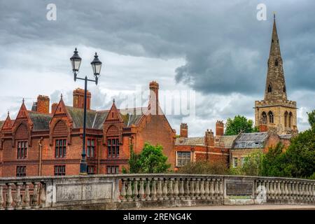 UK, Bedford, 26. Juni 2023, Redaktion, Richter, st. Paul Square, Blick über die Brücke Stockfoto