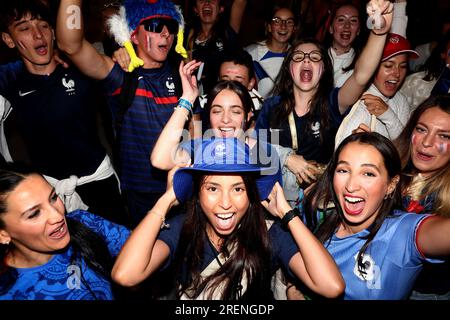 Fans aus Frankreich werden vor dem FIFA Women's World Cup 2023 im Suncorp Stadium, Brisbane, Australien, 29. Juli 2023 gesehen (Foto: Patrick Hoelscher/News Images) Stockfoto