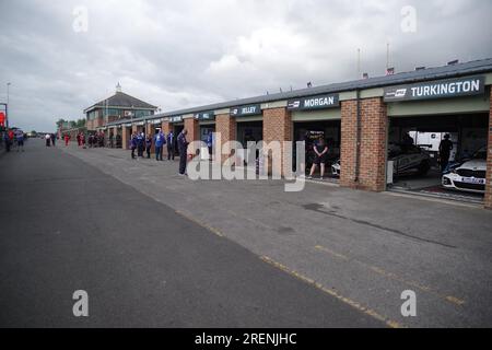 Dalton on Tees, 29. Juli 2023. Die Boxengasse am Croft Circuit vor Beginn des Meetings. Kredit: Colin Edwards/Alamy Live News Stockfoto