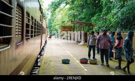 Der Bahnhof Nilambur Road ist ein Bahnhof, der die Stadt Nilambur im Malappuram-Bezirk Kerala, Indien, bedient. 10. Juli 2023 Stockfoto