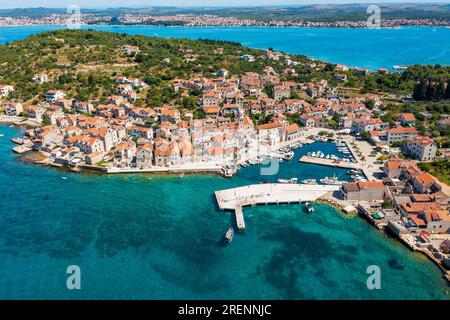 Sepurinstadt auf der Prvic-Insel, die Adria in Kroatien Stockfoto