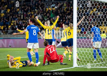 Wellington, Wellington, Neuseeland. 29. Juli 2023. Schweden STINA BLACKSTENIUS #11 feiert ihr Tor in der ersten Hälfte des FIFA WomenÃs Weltmeisterschaftsspiels der Gruppe G 2023 gegen Italien im Wellington Regional Stadium in Wellington, Neuseeland. (Kreditbild: © Ira L. Black/ZUMA Press Wire) NUR REDAKTIONELLE VERWENDUNG! Nicht für den kommerziellen GEBRAUCH! Stockfoto