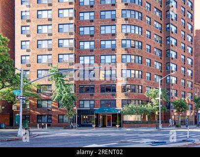 West Village: 14 Horatio Street, Van Gogh, ist ein Hochhaus im Greenwich Village Historic District in Manhattan. Stockfoto