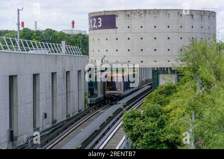 Paris, Flughafen Charles-de-Gaulle, VAL-Metro // Paris, Flughafen Charles-de-Gaulle, Val-Metro Stockfoto