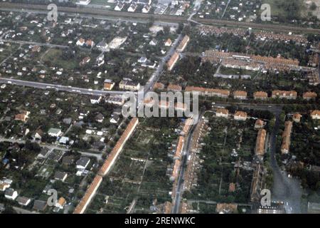 Flug über Gartenstadt Staaken in Richtung Flughafen Tegel im Jahr 1981 Stockfoto