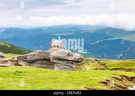 Babele Natural Monument auf dem Babele Plateau im Bucegi-Gebirge, Rumänien Stockfoto