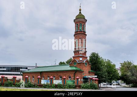 Kasan, Russland - 10. Juni 2023: Burnai, Bornay-Moschee, geschrieben auch Burnayevskaya-Moschee, 1872. Denkmal der Tatar-Kultarchitektur. AltTatar-Siedler Stockfoto