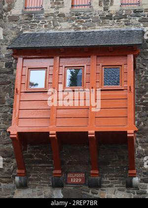 Helpoort (Hells Gate) ist Teil der ursprünglichen Stadtmauer in Maastricht, Niederlande Stockfoto