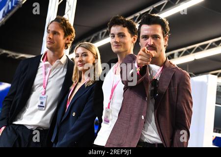 7/29/2023 - Schauspieler Jack Fox, George Webster und Alexander Vlahos in der Maserati MSG Renngarage während der Formel E Runde 15 - London E-Prix in, . (Foto: Sam Bagnall/Motorsport Images/Sipa USA) Guthaben: SIPA USA/Alamy Live News Stockfoto