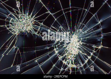 Spuren von Stößen und Rissen auf einem kaputten LCD-Bildschirm, Computermonitor oder Fernseher Stockfoto