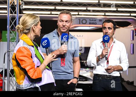 7/29/2023 - TV-Moderator Nicki Shields Shields spricht mit dem Olympiasieger Sir Chris Hoy und dem Moderator Franchitti während der Formel-E-Runde 15 - London E-Prix in, . (Foto: Sam Bagnall/Motorsport Images/Sipa USA) Guthaben: SIPA USA/Alamy Live News Stockfoto