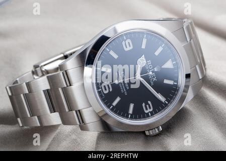 Rolex Explorer 214270, aufgenommen während der Präsentation auf der Baselworld-Uhren- und Schmuckausstellung in Basel Schweiz. Stockfoto