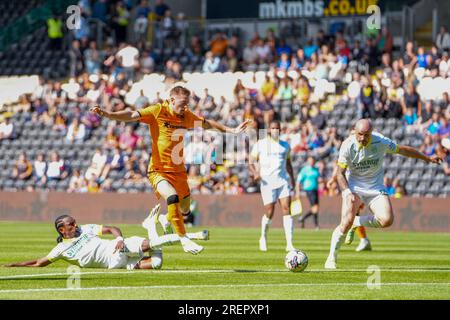 Hull, UK. 29. Juli 2023 Football League-freundlich: Hull City AFC gegen FC Nantes. Liam Delap aus Hull City bricht in die Kiste ein. Kredit Paul Whitehurst/Alamy Live News Stockfoto