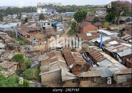 KENIA, Nairobi, Kibera Slum / KENIA, Nairobi, Slum Kibera Stockfoto