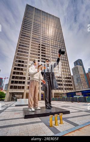 Chicago, Illinois, USA, 06/11/2017: „Return Visit“ des Künstlers Seward Johnson in Chicago. Abraham Lincoln ist abgebildet, als er die Rede in Gettysburg bespricht Stockfoto