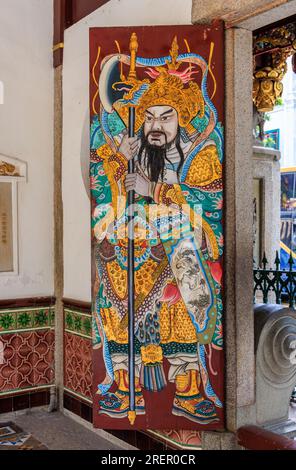 Türgötter an den Eingangstüren zum Thian Hock Keng Tempel, Telok Ayer Street, Singapur Stockfoto