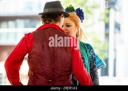 London, Großbritannien. 29. Juli 2023 Die Mitglieder der Illusion Flamenca treten auf der Bühne der Feria de Londres auf, einer Feier der andalusischen und spanischen Kultur, die dieses Jahr im Wembley Park stattfindet. Flamenco-Tänzer, Musiker, spanisches Essen und mehr sind in diesem familienfreundlichen Wochenendevent zu finden. Kredit: Stephen Chung / Alamy Live News Stockfoto