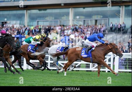 Ghaly (rechts) fuhr von Jockey Oisin Murphy auf dem Weg zum Sieg des Betfred Handicap während des QIPCO King George Day auf der Rennbahn Ascot, Berkshire. Bilddatum: Samstag, 29. Juli 2023. Stockfoto