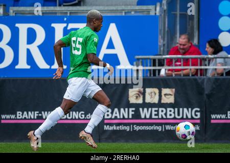 Taunusstein Wehen, Deutschland. 22. Juli 2023. TAUNUSSTEIN-WEHEN, DEUTSCHLAND - JULI 22: Umaro Embalo von Fortuna Sittard während des Saisonvorkampfes zwischen SV Wehen Wiesbaden und Fortuna Sittard in der BRITA-Arena am 22. Juli 2023 in Taunusstein-Wehen, Deutschland (Foto von Orange Pictures). Credit: Orange Pics BV/Alamy Live News Stockfoto