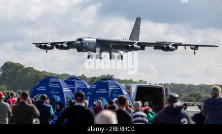 United States Air Force - Boeing B-52H Stratofortress, Ankunft in RAF Fairford für das Royal International Air Tattoo 2023. Stockfoto