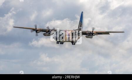 Royal Jordanian Air Force - Lockheed C-130H Hercules, Ankunft in RAF Fairford für das Royal International Air Tattoo 2023. Stockfoto