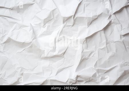 Zerknittertes weißes Papier aus nächster Nähe Stockfoto