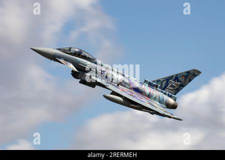 Eurofighter Taifun der Deutschen Luftwaffe verlässt Royal International Air Tattoo 2023. Stockfoto