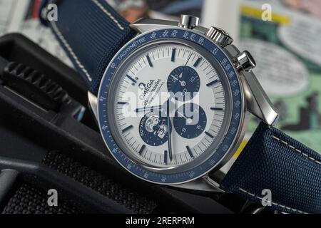 Omega Speedmaster Apollo 13 Silver Snoopy Award Stockfoto