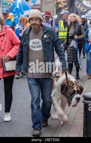 Ayr, Schottland, Großbritannien. 29. Juli 2023. Wahlkämpfer für schottische Unabhängigkeit marschieren durch die Stadt Ayr. Kredit: Richard Gass/Alamy Live News Stockfoto
