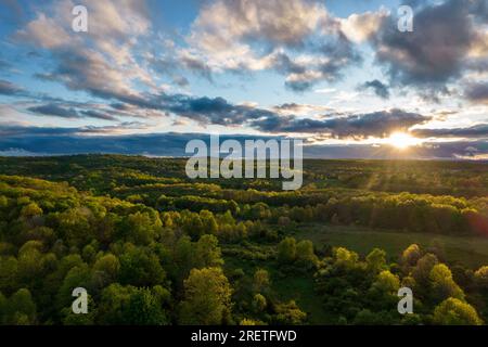 Der Highland Lakes State Park in der Stadt Wallkill, New York, am 8. Mai 2021 aus der Vogelperspektive. Stockfoto