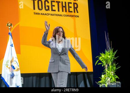 Boston, Usa. 29. Juli 2023. US-Vizepräsident Kamala Harris hält am Samstag, den 29. Juli 2023, auf der NAACP National Convention 2023 in Boston eine Rede. Foto: Rick Friedman/UPI Credit: UPI/Alamy Live News Stockfoto