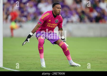 Orlando, Florida, USA. 29. Juli 2023. Der Torwart PEDRO GALLESE (1) in Orlando City beobachtet den Ball während der ersten Hälfte des 2023 stattfindenden Fußballspiels der Leagues Cup Orlando City gegen Santos Laguna am 29. Juli 2023 im Exploria Stadium in Orlando, FL. (Kreditbild: © Cory Knowlton/ZUMA Press Wire) NUR REDAKTIONELLE VERWENDUNG! Nicht für den kommerziellen GEBRAUCH! Stockfoto