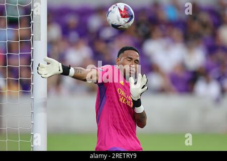 Orlando, Florida, USA. 29. Juli 2023. Torwart PEDRO GALLESE (1) in Orlando City spart in der ersten Hälfte des 2023. Fußballspiels der Leagues Cup Orlando City gegen Santos Laguna am 29. Juli 2023 im Exploria Stadium in Orlando, FL. (Kreditbild: © Cory Knowlton/ZUMA Press Wire) NUR REDAKTIONELLE VERWENDUNG! Nicht für den kommerziellen GEBRAUCH! Stockfoto