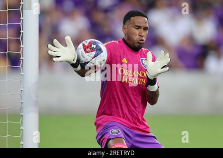 Orlando, Florida, USA. 29. Juli 2023. Torwart PEDRO GALLESE (1) in Orlando City spart in der ersten Hälfte des 2023. Fußballspiels der Leagues Cup Orlando City gegen Santos Laguna am 29. Juli 2023 im Exploria Stadium in Orlando, FL. (Kreditbild: © Cory Knowlton/ZUMA Press Wire) NUR REDAKTIONELLE VERWENDUNG! Nicht für den kommerziellen GEBRAUCH! Stockfoto