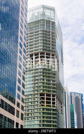 40-stöckiges CapitaGreen Bürogebäude im Raffles Place, im Geschäftsviertel von Singapur Stockfoto