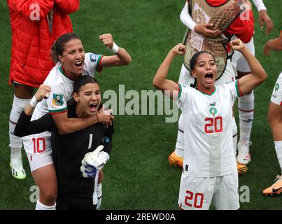 Adelaide, Australien. 30. Juli 2023. Sofia Bouftini (R), Najat Badri (L) und Torhüter Khadija Er-Rmichi aus Marokko feiern nach dem Sieg des Gruppen-H-Spiels zwischen Südkorea und Marokko bei der FIFA Women's World Cup 2023 in Adelaide, Australien, am 30. Juli 2023. Kredit: Zhang Chen/Xinhua/Alamy Live News Stockfoto