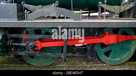 Alte rostende Dampflokomotive, Fahrwerk, Nahaufnahme Stockfoto