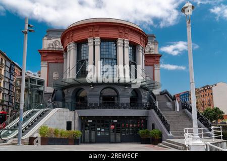 Mercado de la Ribera oder Erribera merkatua Gebäude. Im Zentrum der Altstadt gelegen. Das Gebäude stammt aus den 1930er Jahren und ist ein Treffpunkt Stockfoto