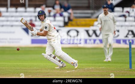 Colin Ingram schlägt für Glamorgan bei einem County Championship Match zwischen Derbyshire und Glamorgan Stockfoto