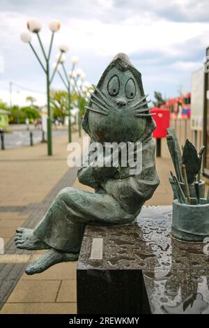 Juni 2023, Sakaiminato. Yokai-Statuen (übernatürliche Wesen) aus Mizuki Shigerus berühmtem Manga GeGeGeGe no Kitaro entlang der Mizuki Shigeru Road. Stockfoto