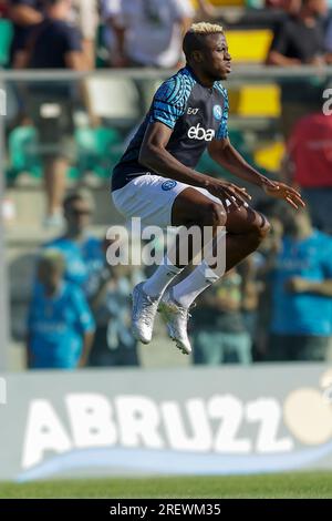 SSC Neapels nigerianischer Stürmer Victor Osimhen gestikuliert vor dem Freundschaftsspiel SSC Napoli gegen Hatayspor. Stockfoto